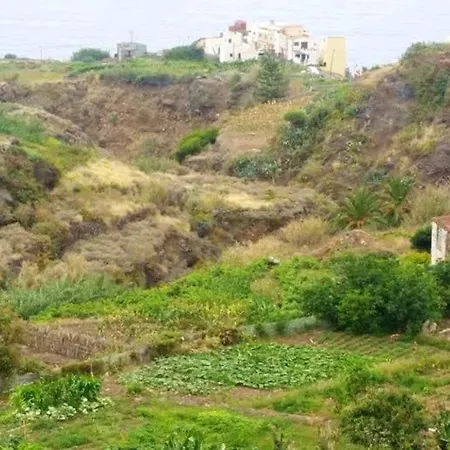 Comfortable House In Cruz 130 M² With Sea And Mountain View Casa de Férias